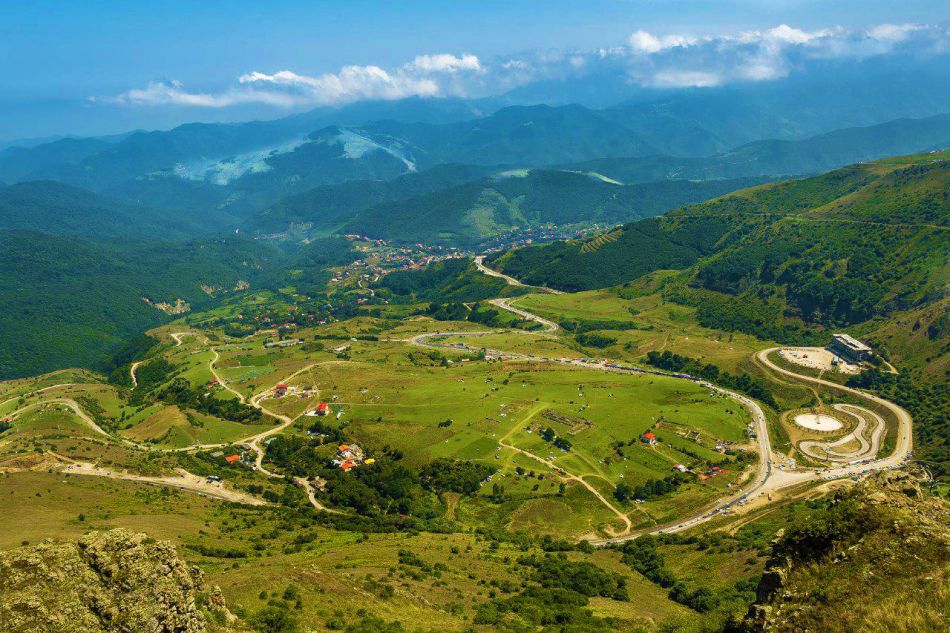 گردنه حیران اردبیل؛ دره پنهان در مه